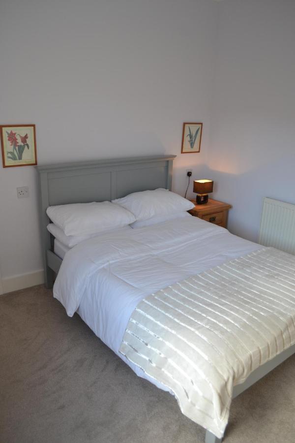 Entire 3 Bedroom House Near Caerphilly Station Dış mekan fotoğraf